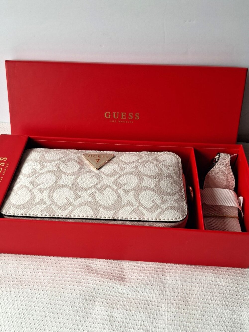 GUESS Naya Logo Crossbody Wallet Gift Set NWT Ivory Blush Boxed Chain Bag